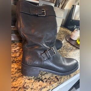 Tory Burch Christie size 8